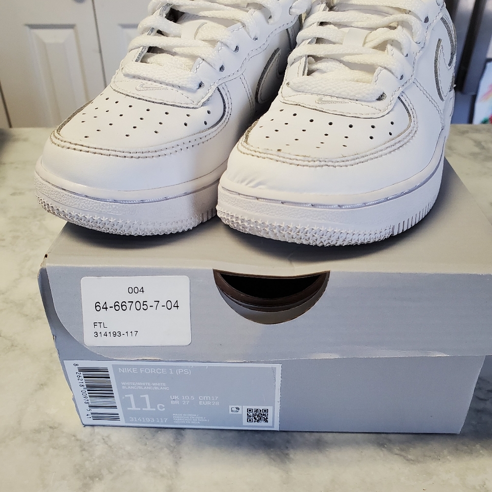 Nike air force 1's grade school size 11 - Picture 5 of 9
